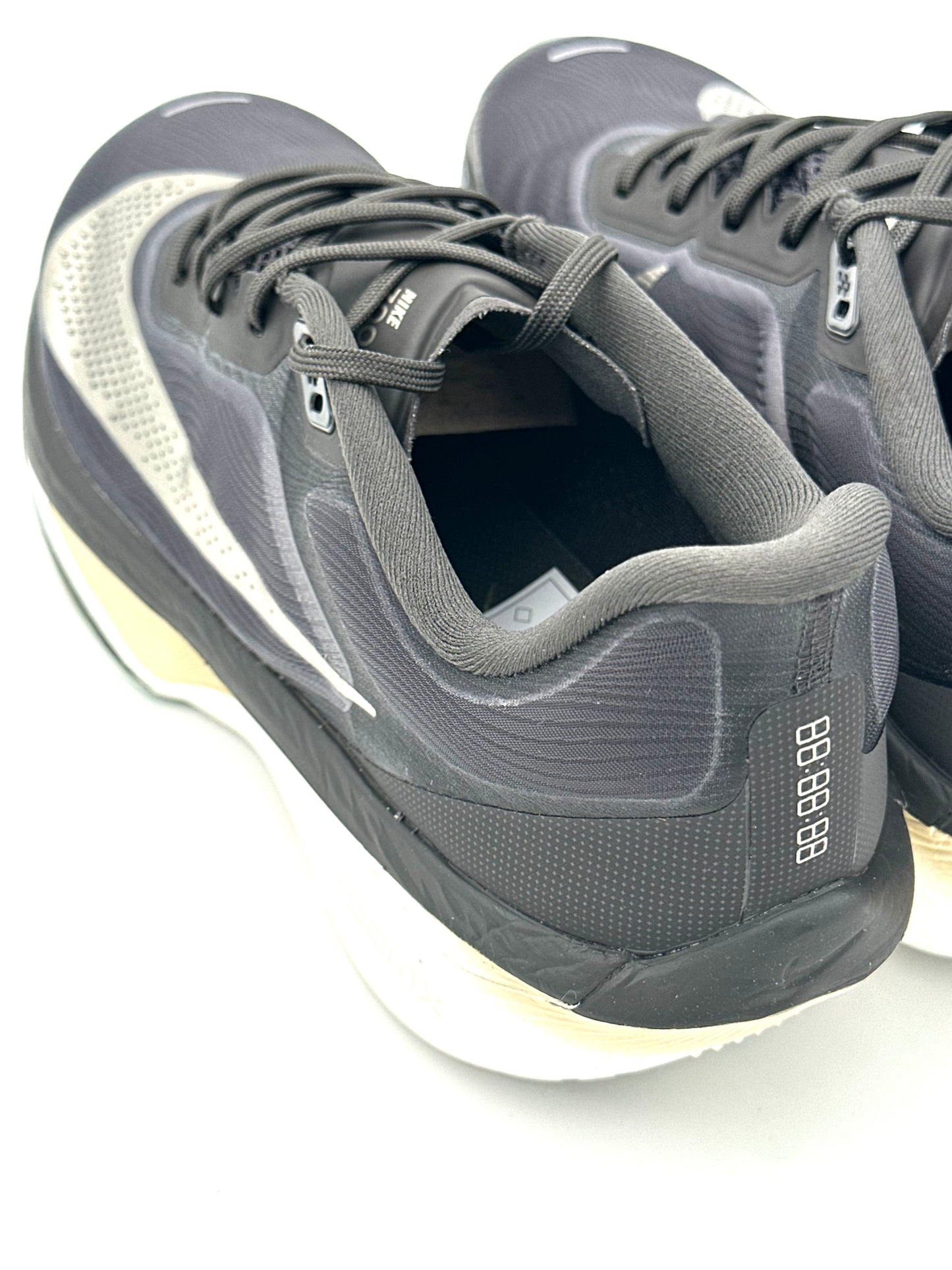 Nike Zoom Fly 6 Refurbished