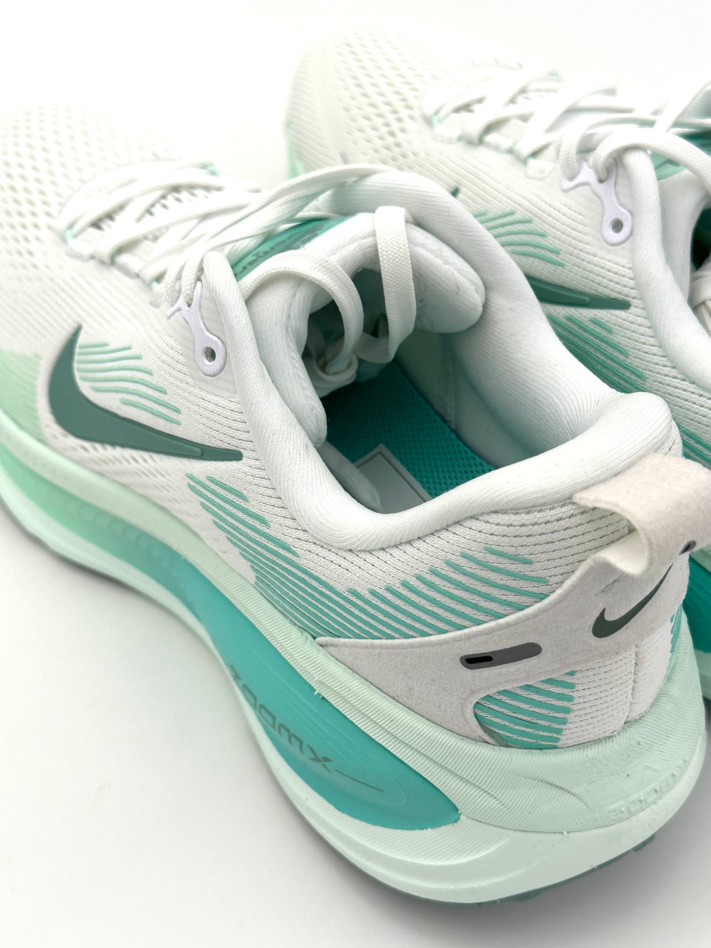 Nike Vomero 18 Refurbished