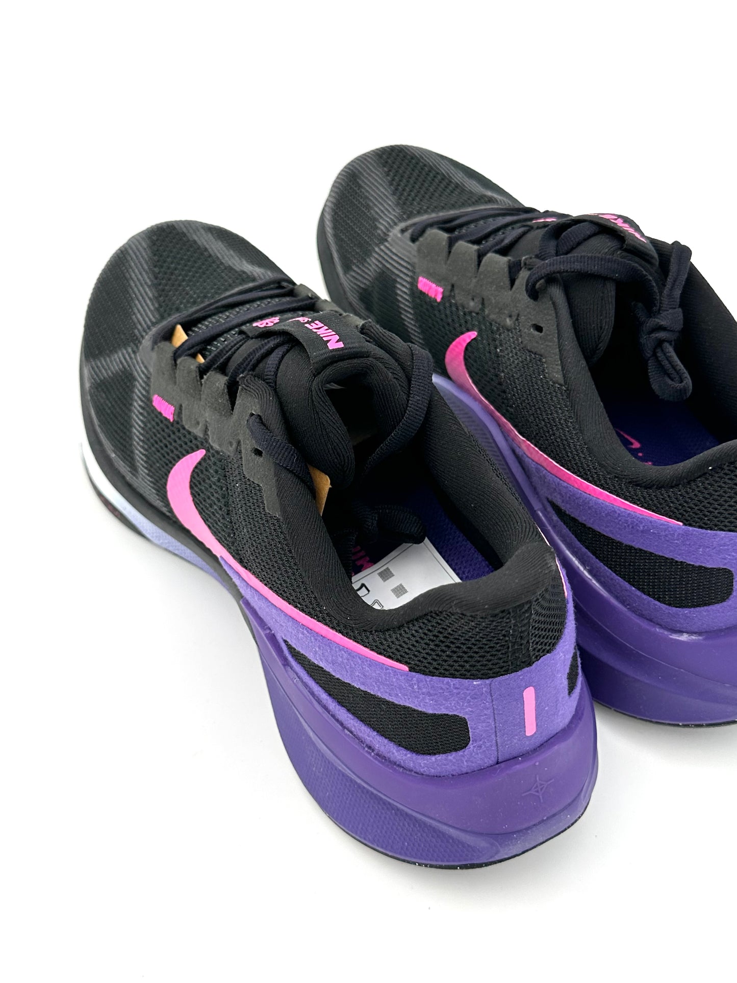Nike Structure 25